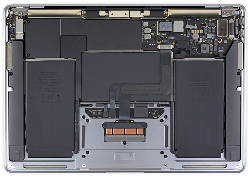 Apple MacBook Air 2020 (MGN73RU/A)